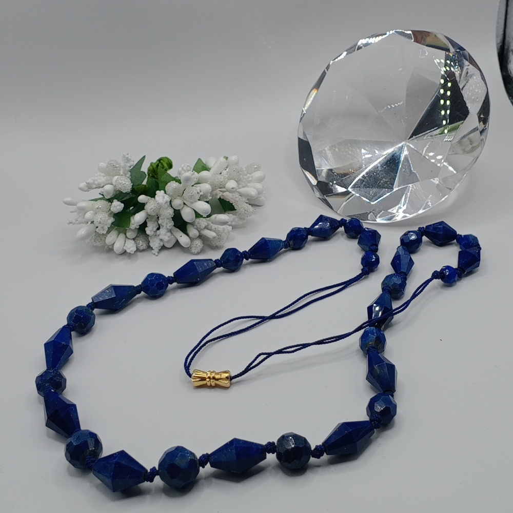 NEW Elegant Blue Lapis Lazuli Beaded Necklace